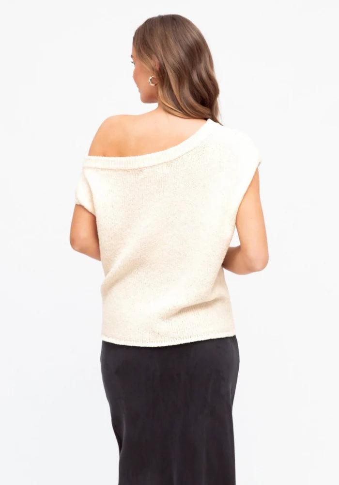 12_c166a154-51ba-4968-b547-0e68df47a4cc_700x1000 copy.jpg